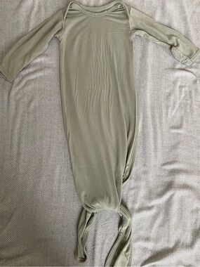 Long-Sleeve Olive Green Knotted Baby One-Piece Pajama